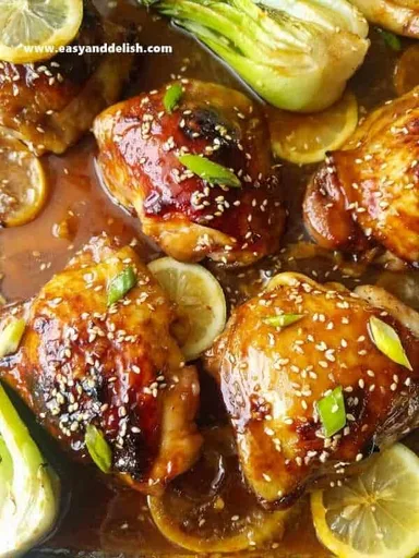 Pollo a la miel y soja con bok choi al horno