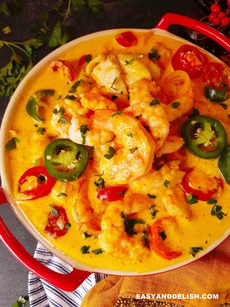 Moqueca Baiana de Peixe com Camarão
