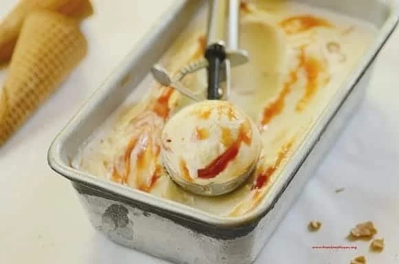 Sweet Guava-and-Cream Ice Cream (Sorvete Nata Goiaba)