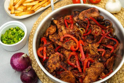 Pollo saltado - Salteado de pollo peruano