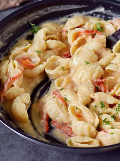 Pasta a la mantequilla de ajo