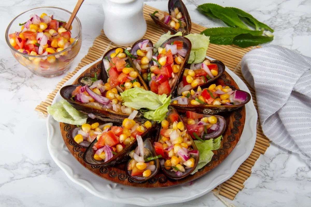 Choros A La Chalaca - Peruvian Steamed Mussels