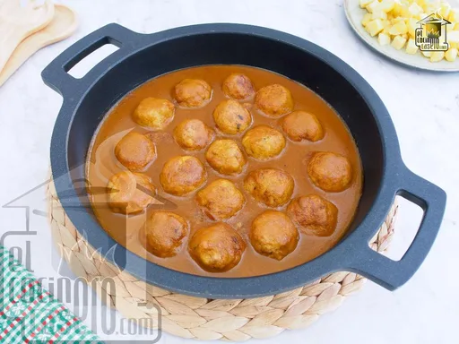 Albóndigas en salsa tradicional