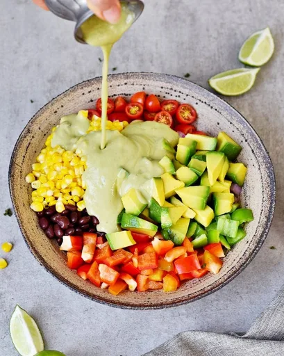 Ensalada mexicana de aguacate