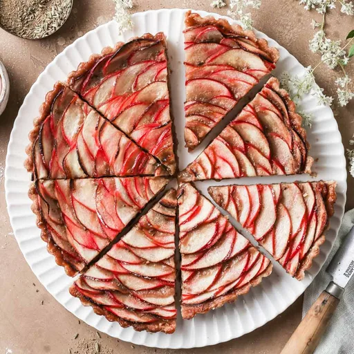 Tarta de manzana y caramelo infusionado con hinojo