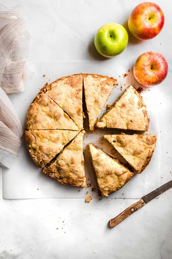 Irish Apple Crumb Cake