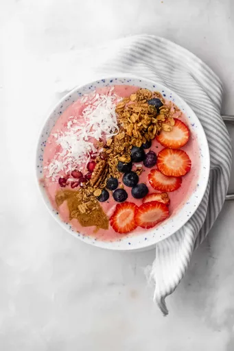 Strawberry Banana Smoothie Bowl