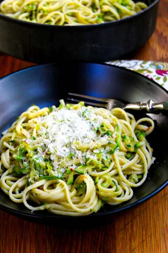 Pasta con calabacines y anchoas