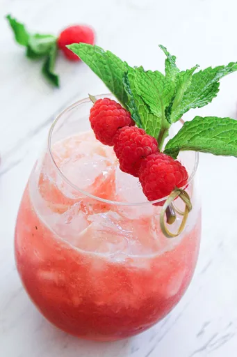 Fresh Raspberry Mojito Recipe with Ron de Venezuela