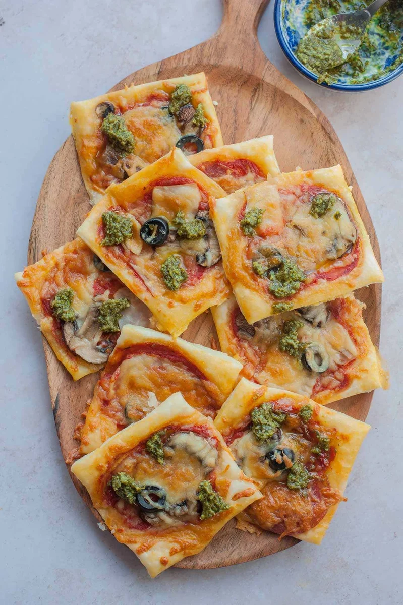 Puff pastry pizza bites