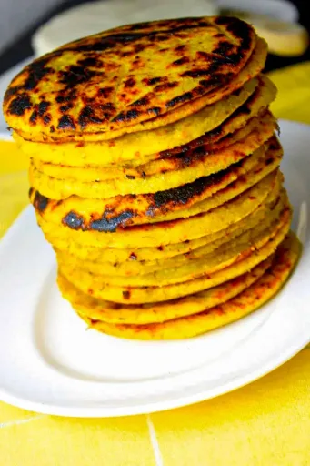 Receta de arepas de plátano con queso blanco