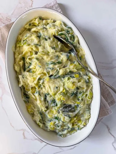 Puré de papas con ajo porro y acelgas