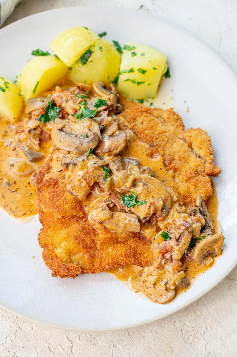 Jägerschnitzel (Hunter's Schnitzel)
