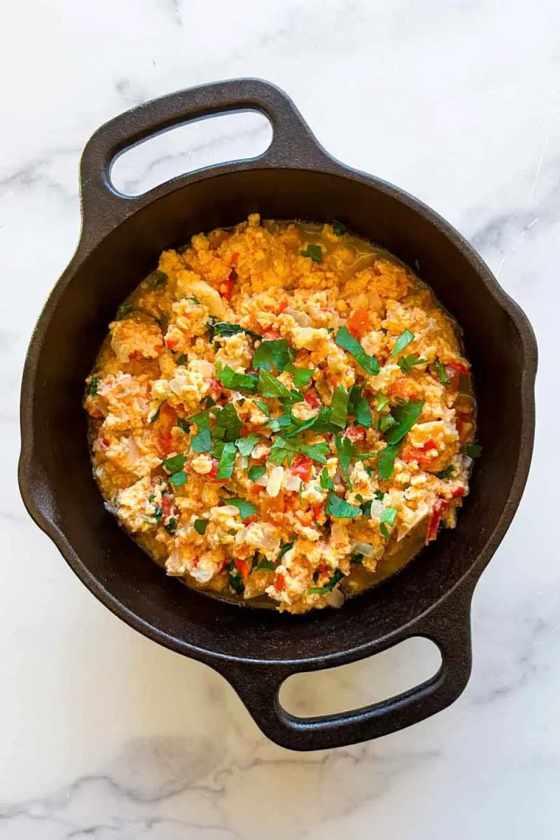 Perico venezolano (huevos revueltos con sofrito)