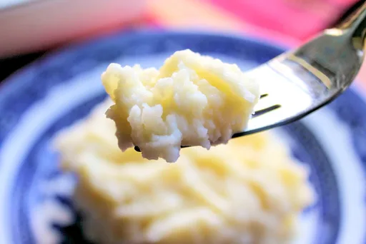 Puré de papas con crema de ajo