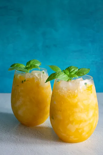 Mojito de mango y albahaca