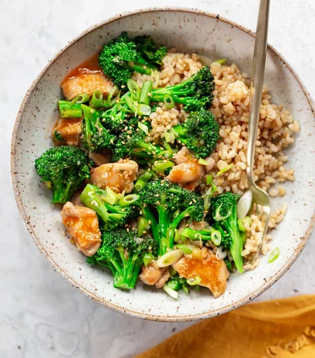 Spicy Chicken Stir-Fry with Broccoli