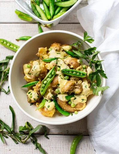 Ensalada de patatas nuevas con alioli de hierbas y limón