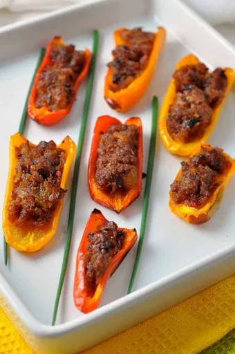 Mini pimientos rellenos picantes