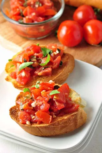 Bruschetta de tomate clásica rápida