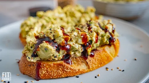 Ensalada de aguacate y huevo