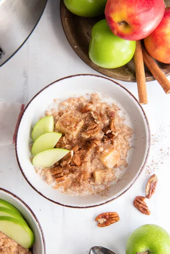 Avena Cortada de Acero con Manzana en Olla de Cocción Lenta