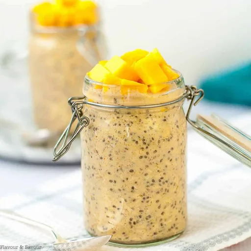 Avena nocturna con mango, cúrcuma y kéfir