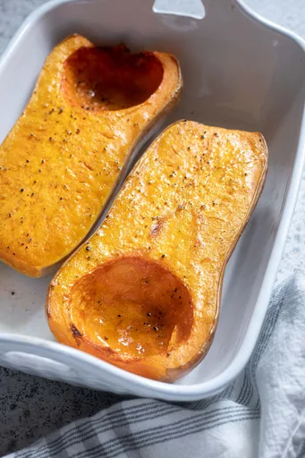 Calabaza butternut entera asada