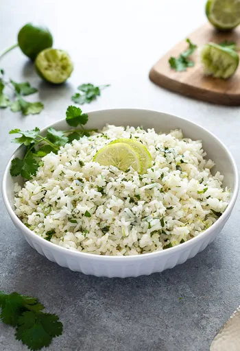 Arroz con cilantro y lima