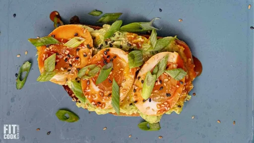 Huevos marinados al estilo coreano con gochujang