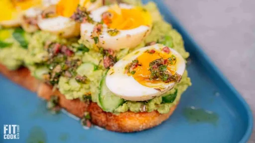 Huevos marinados al limón con hierbas mediterráneas