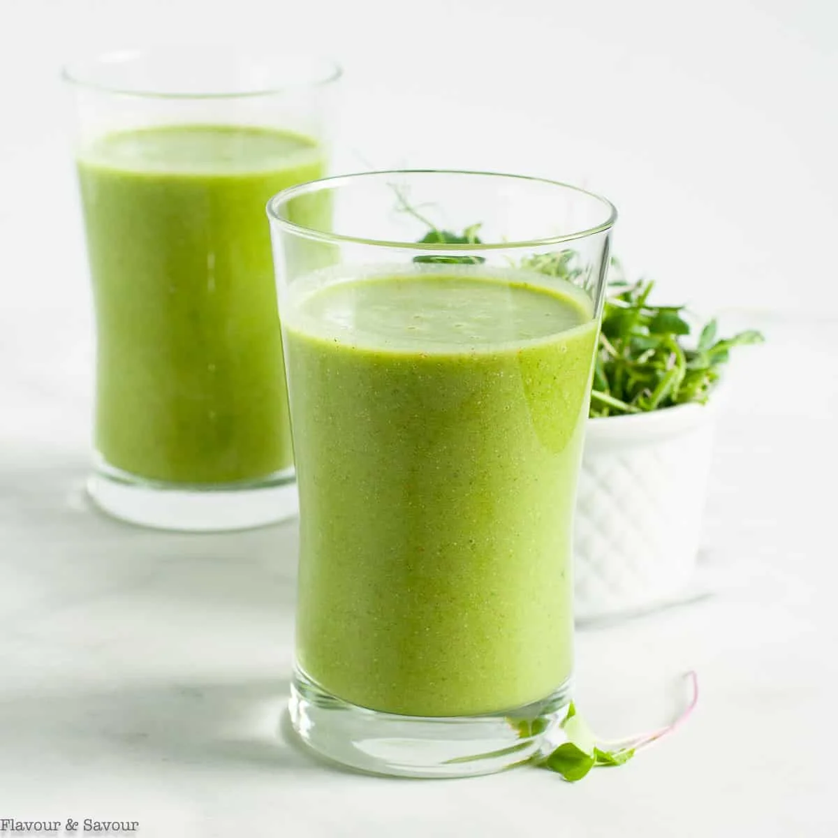 Pineapple Orange Green Smoothie with Hemp and Chia