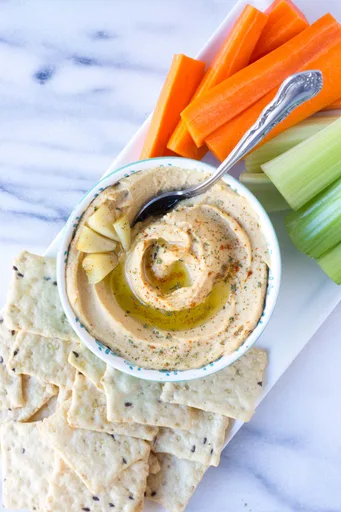 Hummus de ajo asado