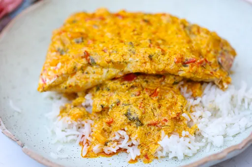 Pargo rojo estofado en salsa de coco
