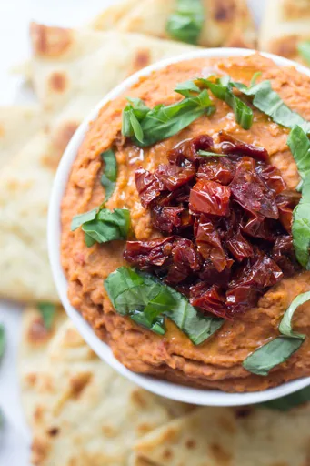 Hummus de alubias blancas y tomates secos