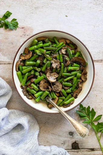 Sauteed Green Beans and Mushrooms