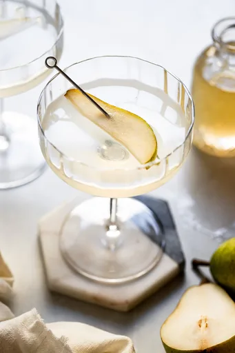 Pear Martini with Regular Vodka and Fresh Pears