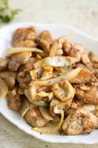 Pollo al ajillo puertorriqueño