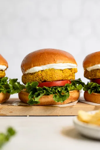 30-Minute Flavorful Curried Chickpea Burgers