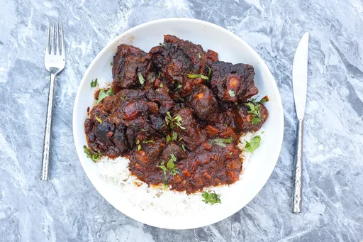 Rabo de toro estofado al estilo sureño
