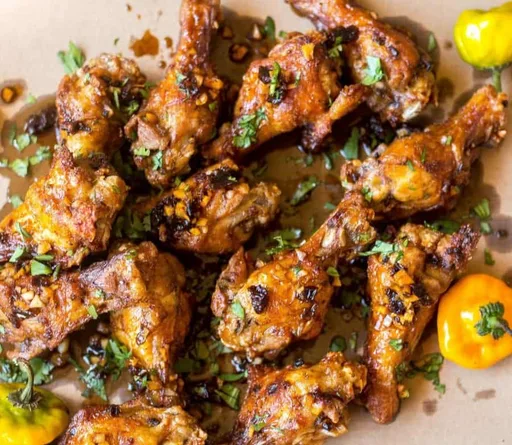Alitas de pollo al estilo jerk asiático