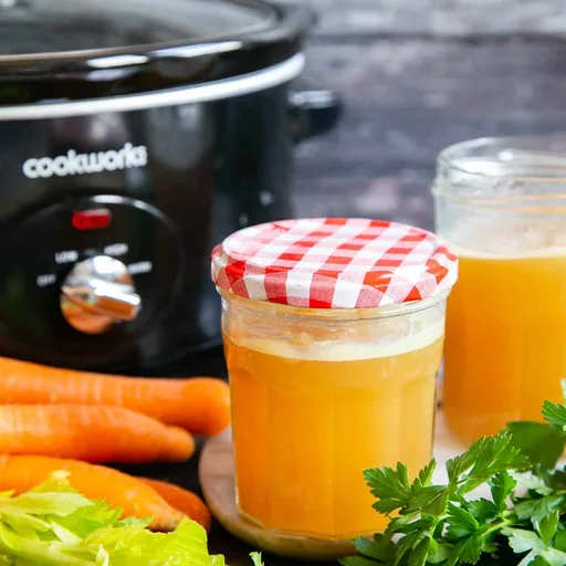 Caldo de Pollo en Olla de Cocción Lenta
