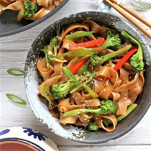 Quick & Easy Vegetable Chow Fun