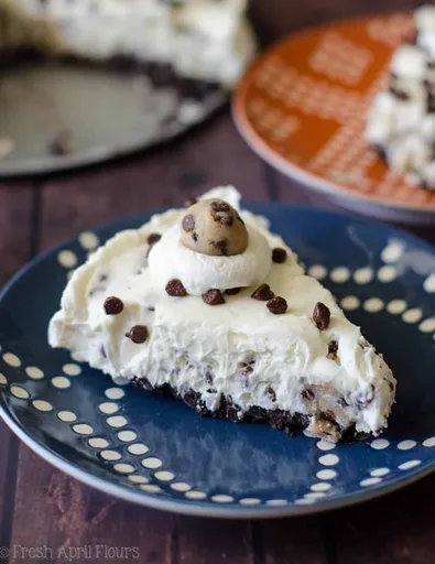 Tarta de masa de galleta con chips de chocolate sin horno