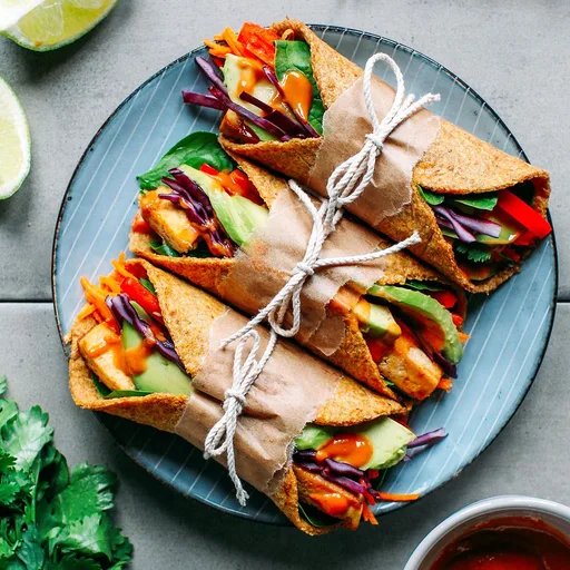 Wraps picantes de linaza al estilo tailandés