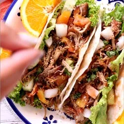 Tacos de carnitas de cerdo