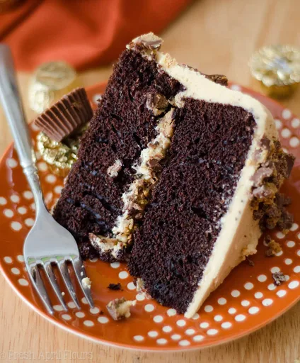 Tarta de chocolate con relleno de mantequilla de cacahuete