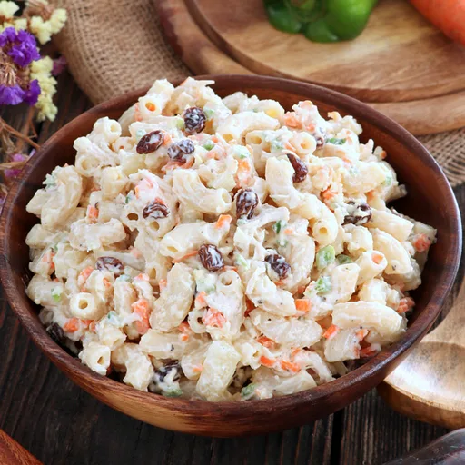 Ensalada de macarrones con pollo fácil