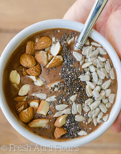 Chocolate Peanut Butter Smoothie Bowl