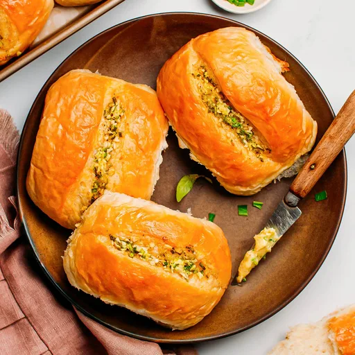 Garlic Butter Dinner Rolls